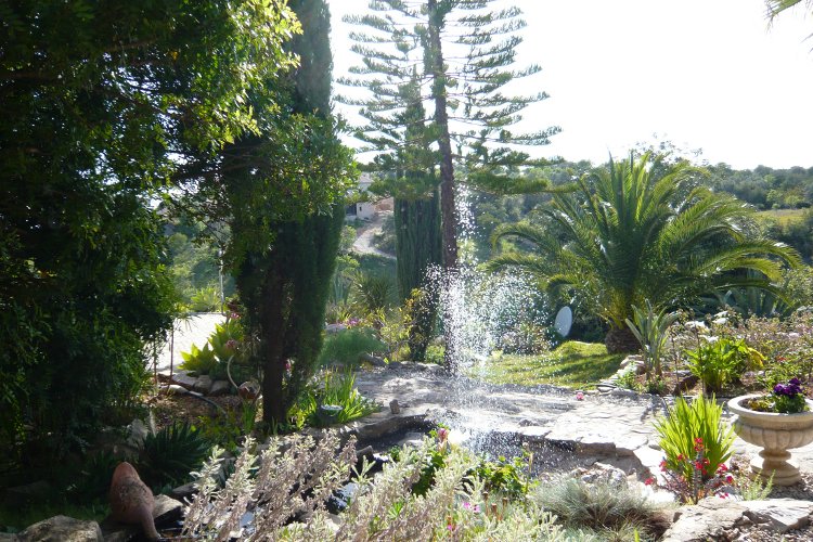 Wasserspiele im Ferienhaus Algarve Garten