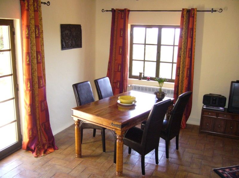 Überwintern Esstisch im Ferienwohnung Wohnzimmer an der Algarve